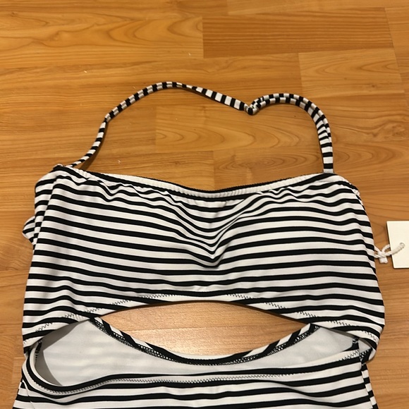 NEW w/tags! Cupshe One Piece Cutout swim suit bathing suit black & white stripes - Picture 2 of 6